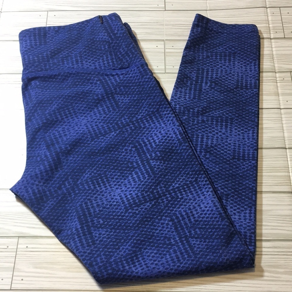 Tuff Athletics high waisted leggings with zipper pocket